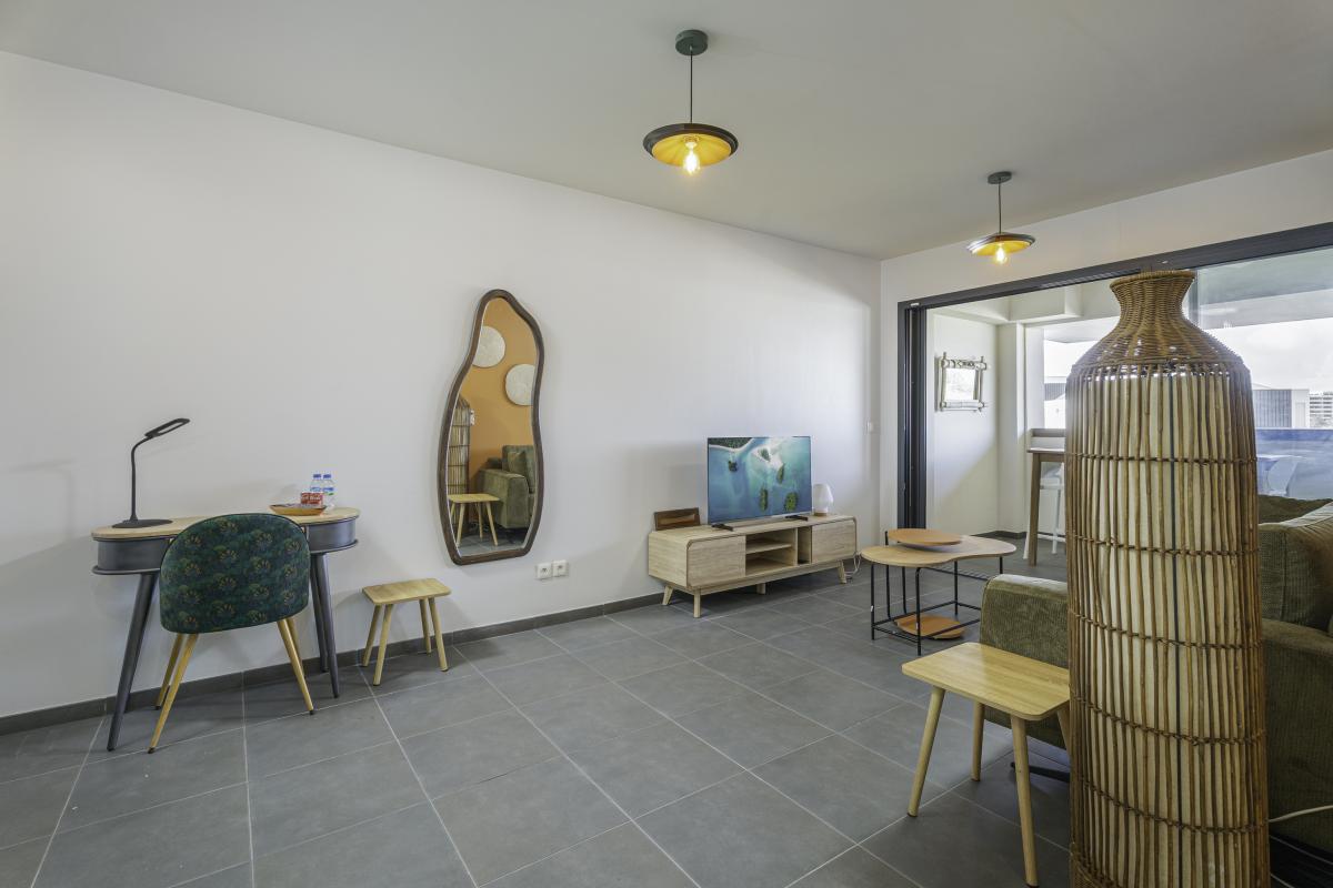 6 location-appartement-hauteurs-fort-de-france-sejour-lumineux